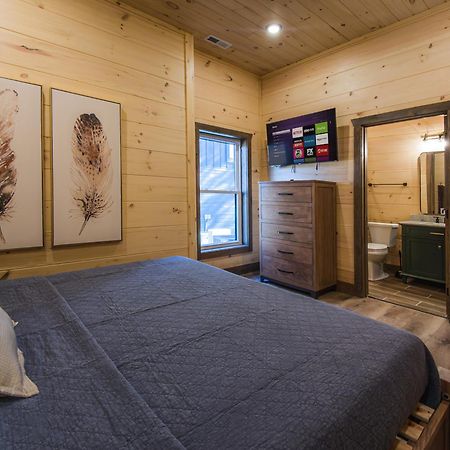 Luxury 12-Bedroom Cabin With Indoor Pool, Hot Tub & Movie Theater, Sleeps 36 Сев'єрвілл Екстер'єр фото