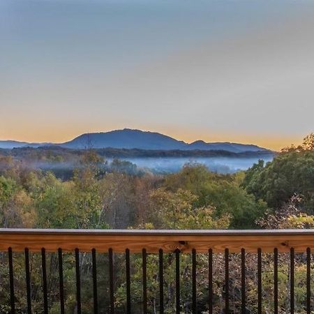 Luxury 12-Bedroom Cabin With Indoor Pool, Hot Tub & Movie Theater, Sleeps 36 Сев'єрвілл Екстер'єр фото