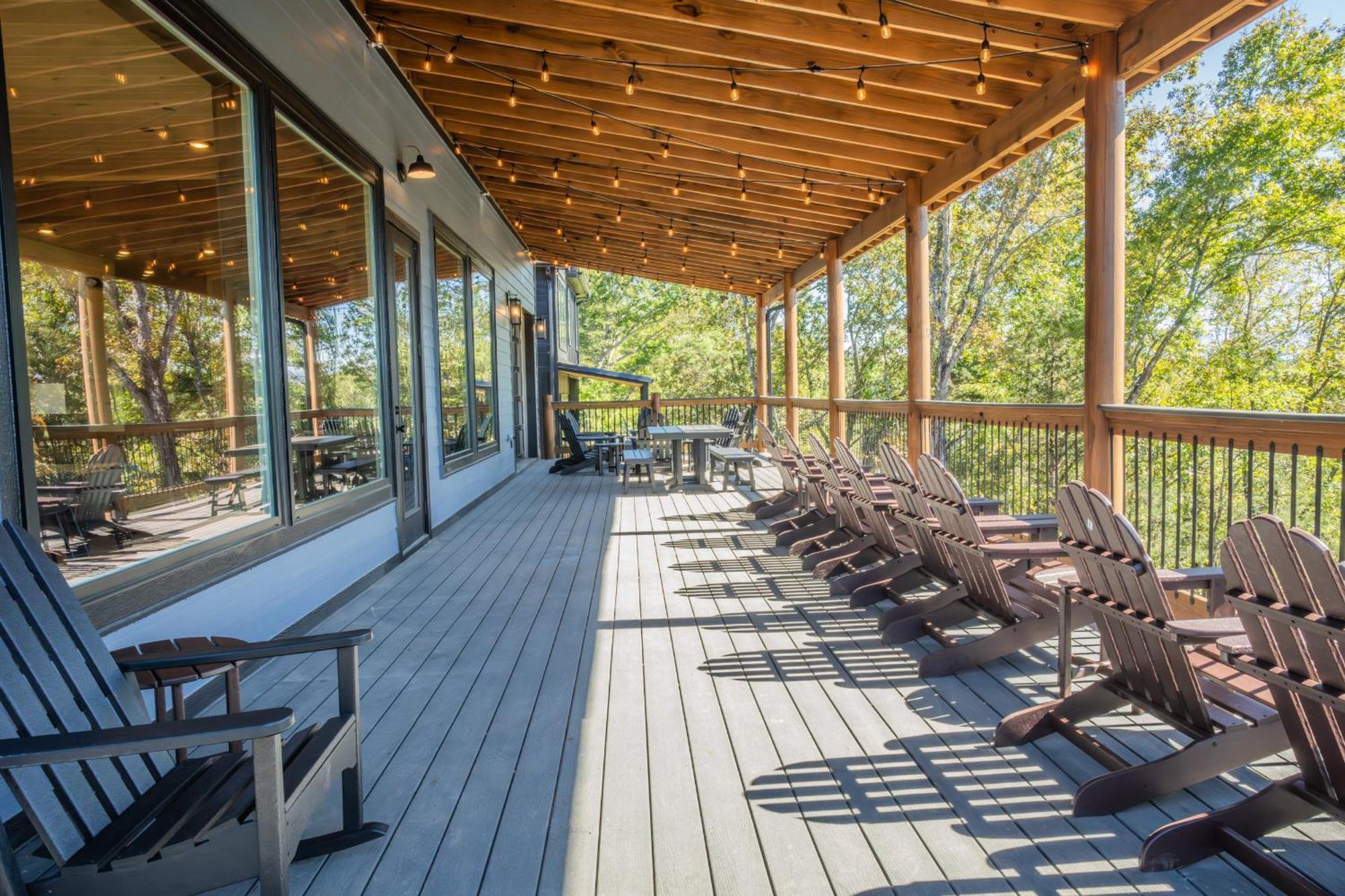 Luxury 12-Bedroom Cabin With Indoor Pool, Hot Tub & Movie Theater, Sleeps 36 Сев'єрвілл Екстер'єр фото