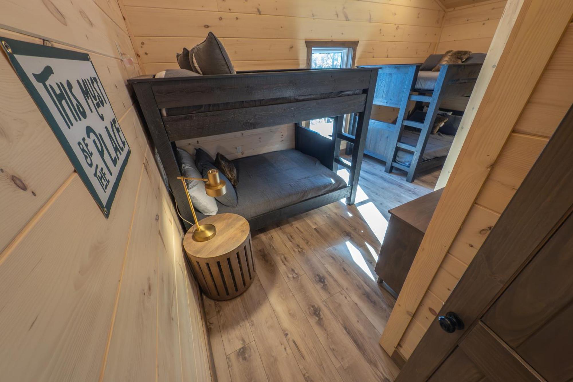 Luxury 12-Bedroom Cabin With Indoor Pool, Hot Tub & Movie Theater, Sleeps 36 Сев'єрвілл Екстер'єр фото