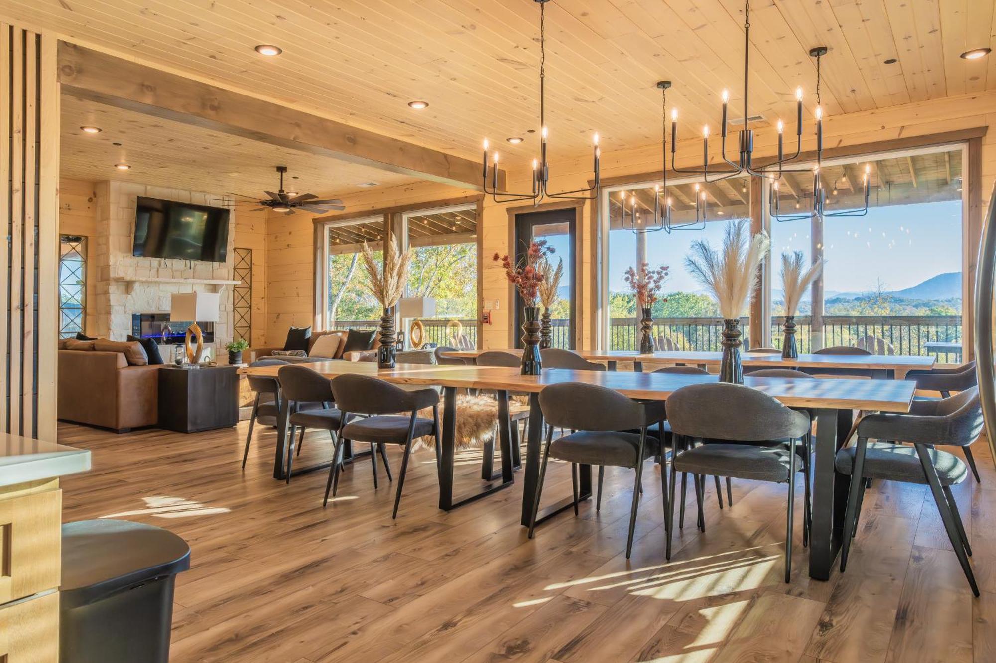 Luxury 12-Bedroom Cabin With Indoor Pool, Hot Tub & Movie Theater, Sleeps 36 Сев'єрвілл Екстер'єр фото